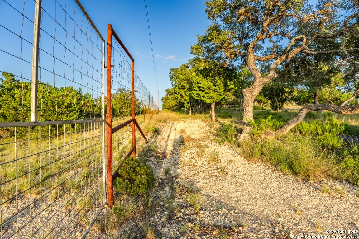 599 Mountain View Road Utopia TX 78884