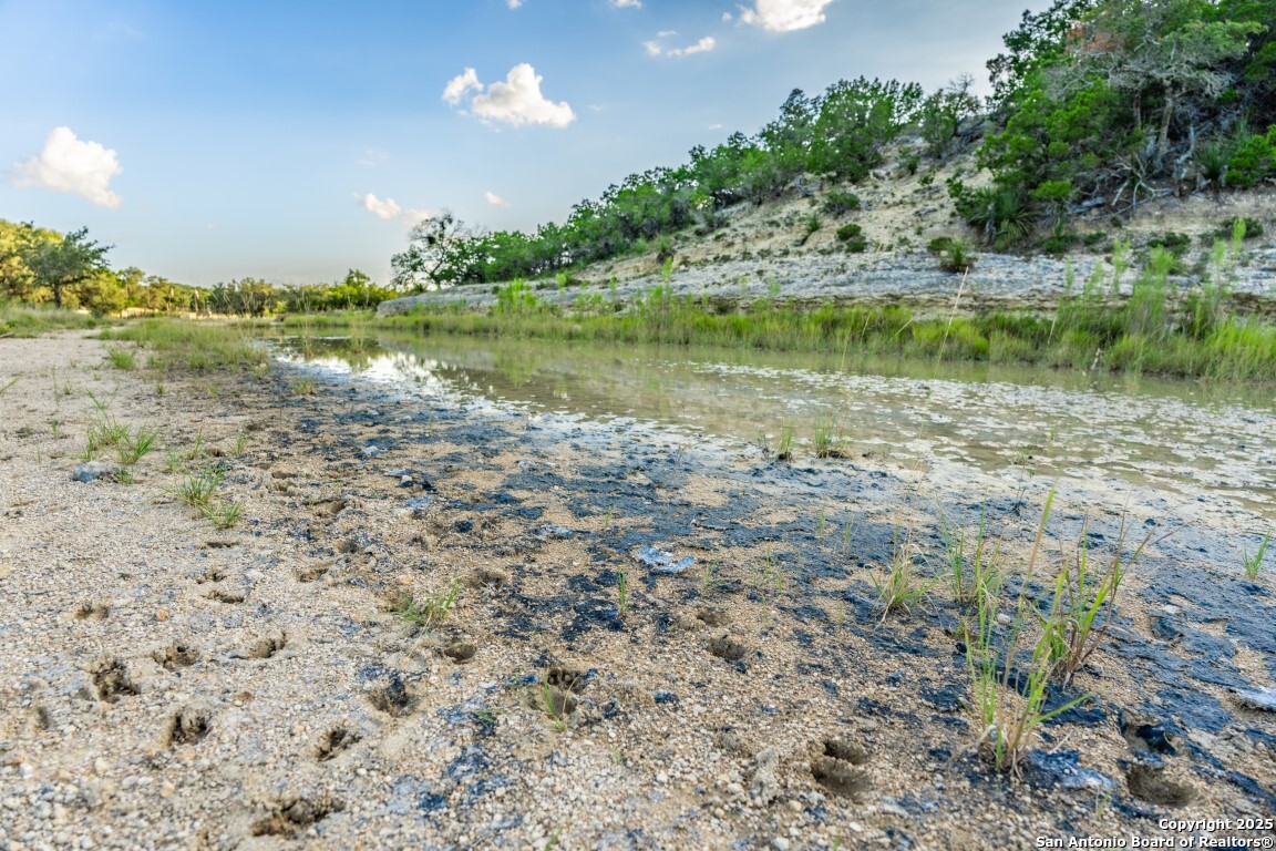 599 Mountain View Road Utopia TX 78884