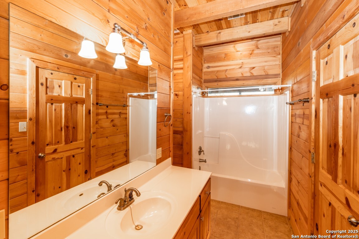 599 Mountain View Road Utopia TX 78884