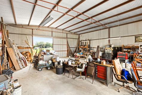 2998 Cr 302 Floresville TX 78114