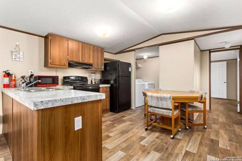 2998 Cr 302 Floresville TX 78114