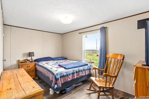 2998 Cr 302 Floresville TX 78114