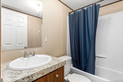 2998 Cr 302 Floresville TX 78114