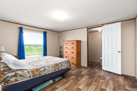2998 Cr 302 Floresville TX 78114
