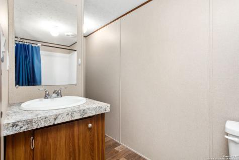 2998 Cr 302 Floresville TX 78114