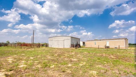 2998 Cr 302 Floresville TX 78114
