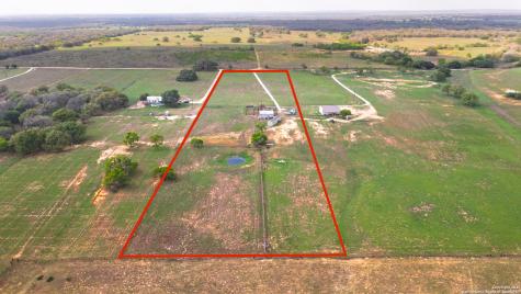 2998 Cr 302 Floresville TX 78114