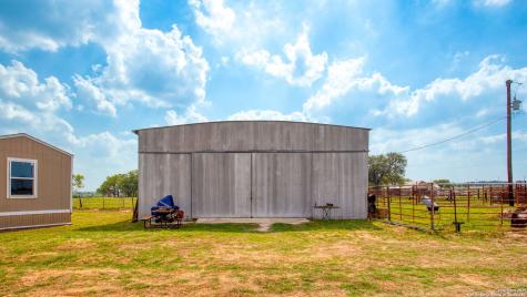 2998 Cr 302 Floresville TX 78114