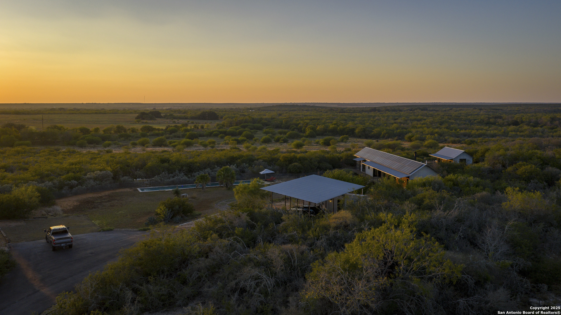 514 County Road 669 Devine TX 78016