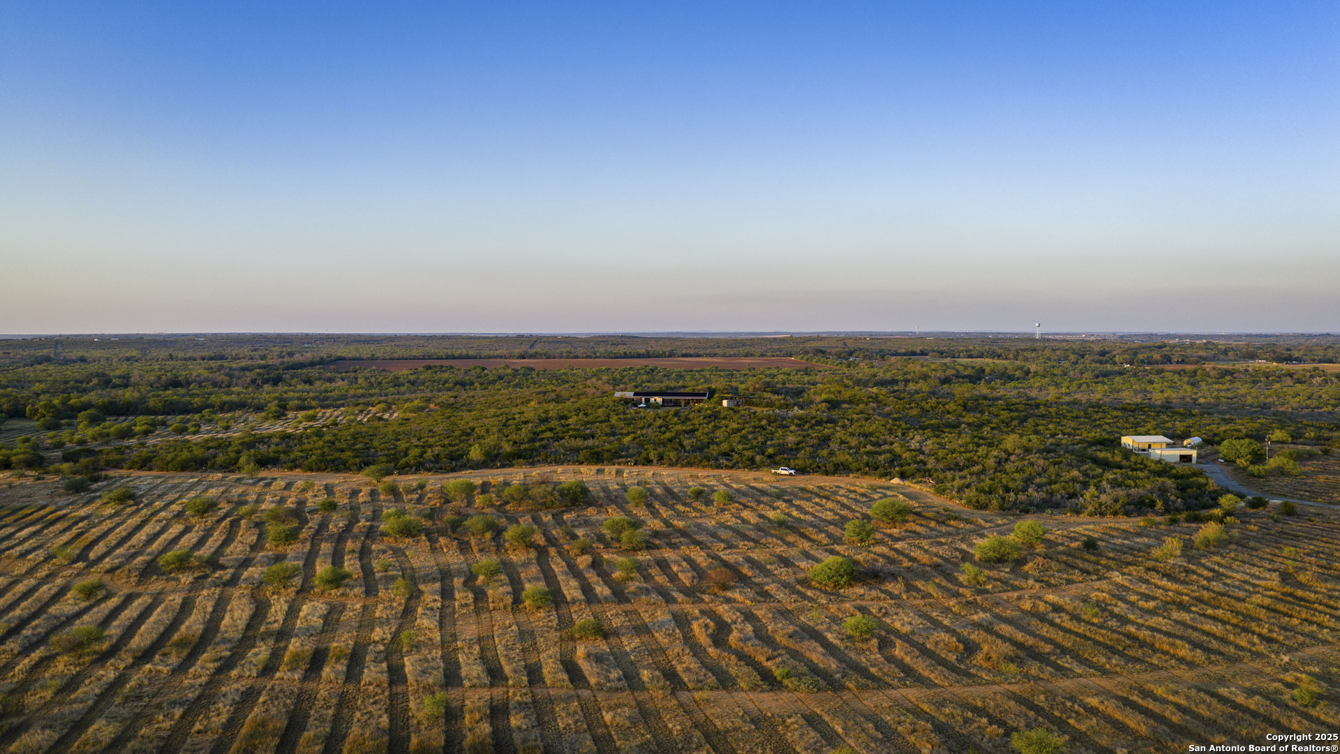 514 County Road 669 Devine TX 78016