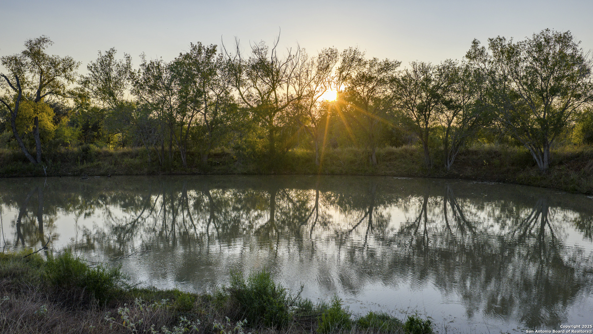 514 County Road 669 Devine TX 78016