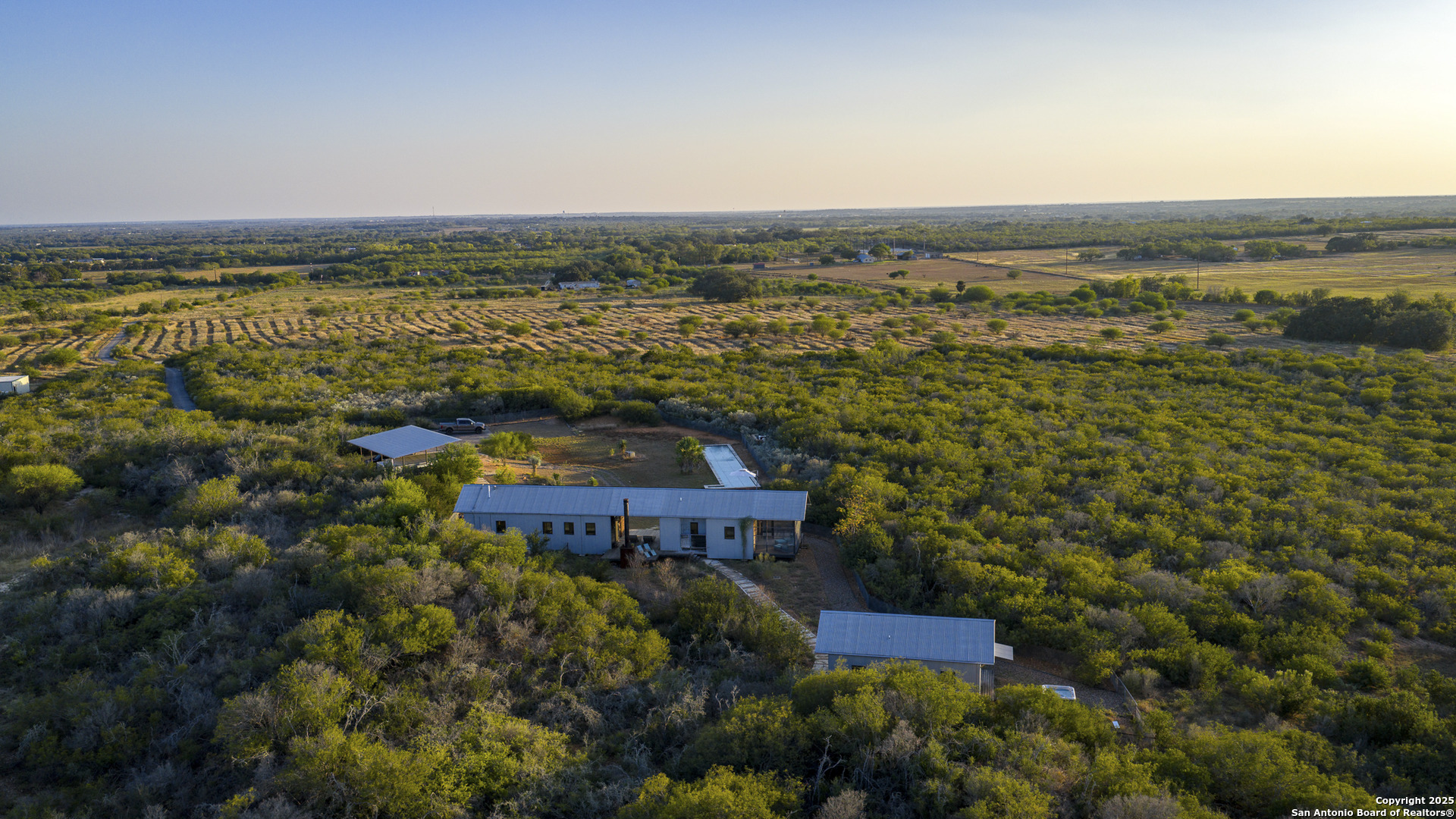 514 County Road 669 Devine TX 78016