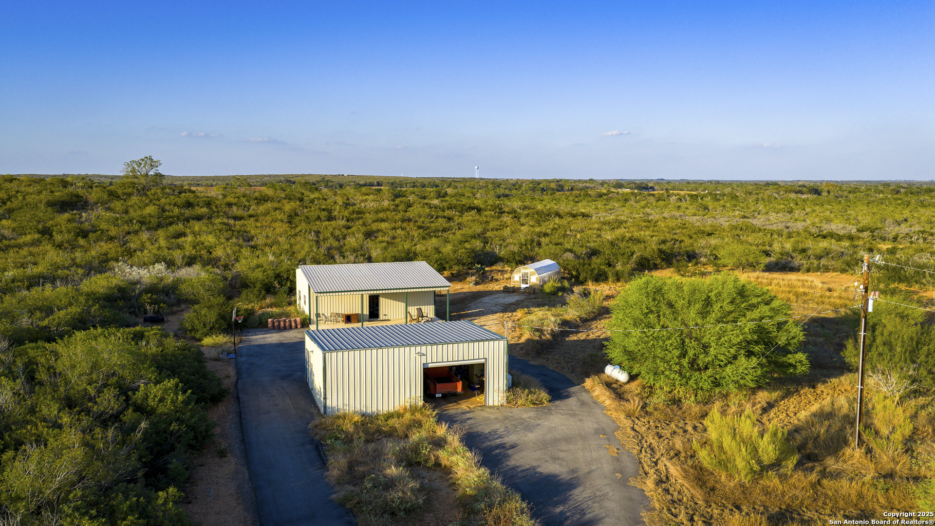 514 County Road 669 Devine TX 78016