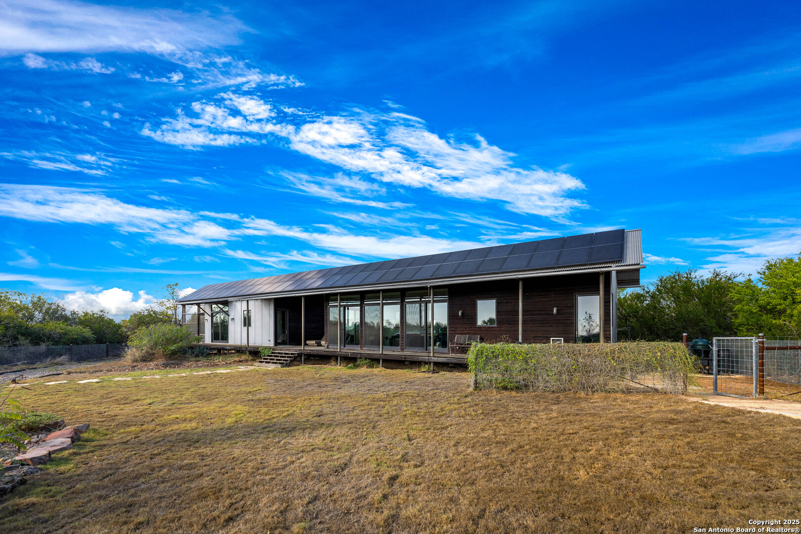 514 County Road 669 Devine TX 78016