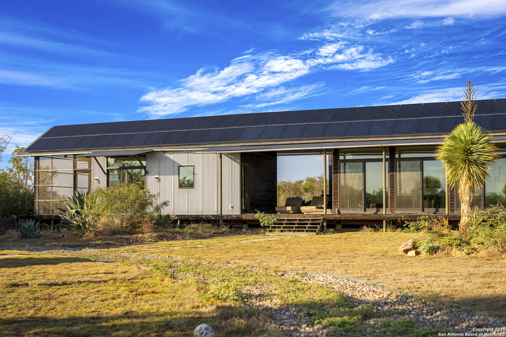 514 County Road 669 Devine TX 78016