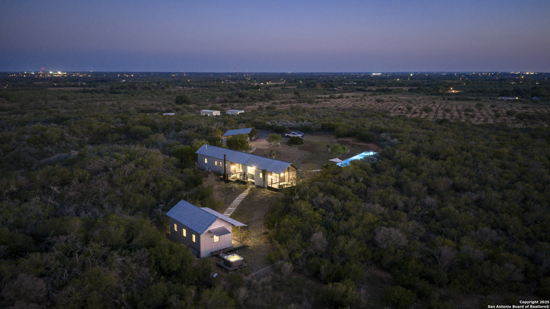 514 County Road 669 Devine TX 78016