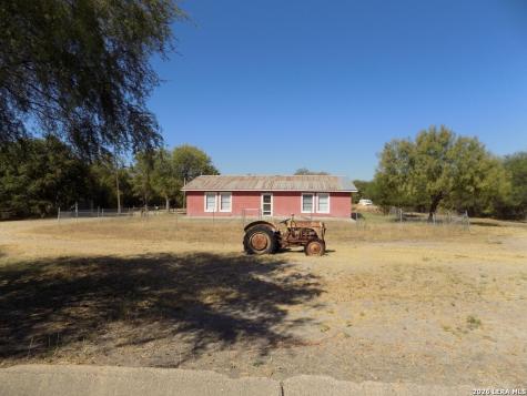 849 Lowe Road Quemado TX 78877