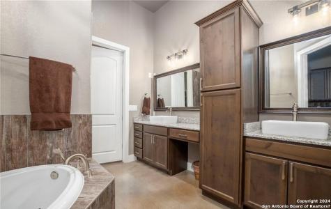345 Laguna Bandera TX 78003
