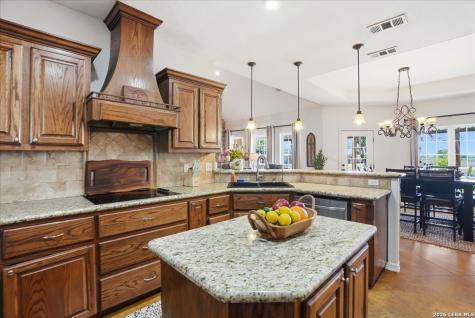 279 Cr 302 George West TX 78022