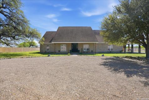 279 Cr 302 George West TX 78022