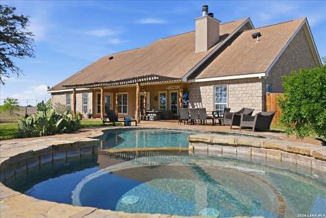 279 Cr 302 George West TX 78022