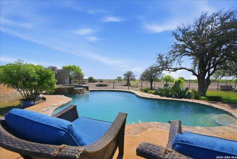 279 Cr 302 George West TX 78022