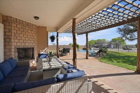 279 Cr 302 George West TX 78022