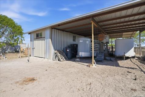 279 Cr 302 George West TX 78022