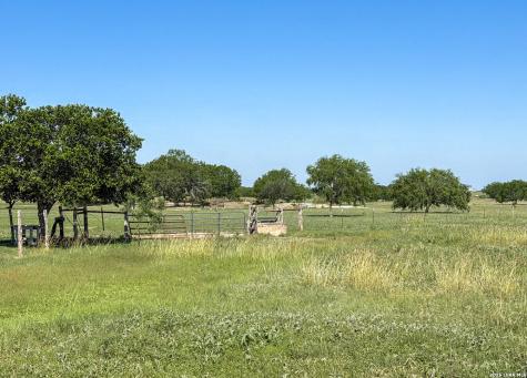 279 Cr 302 George West TX 78022