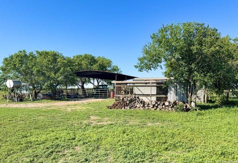 279 Cr 302 George West TX 78022
