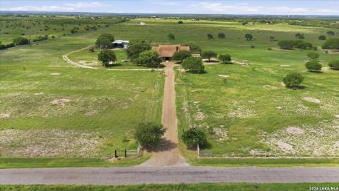 279 Cr 302 George West TX 78022