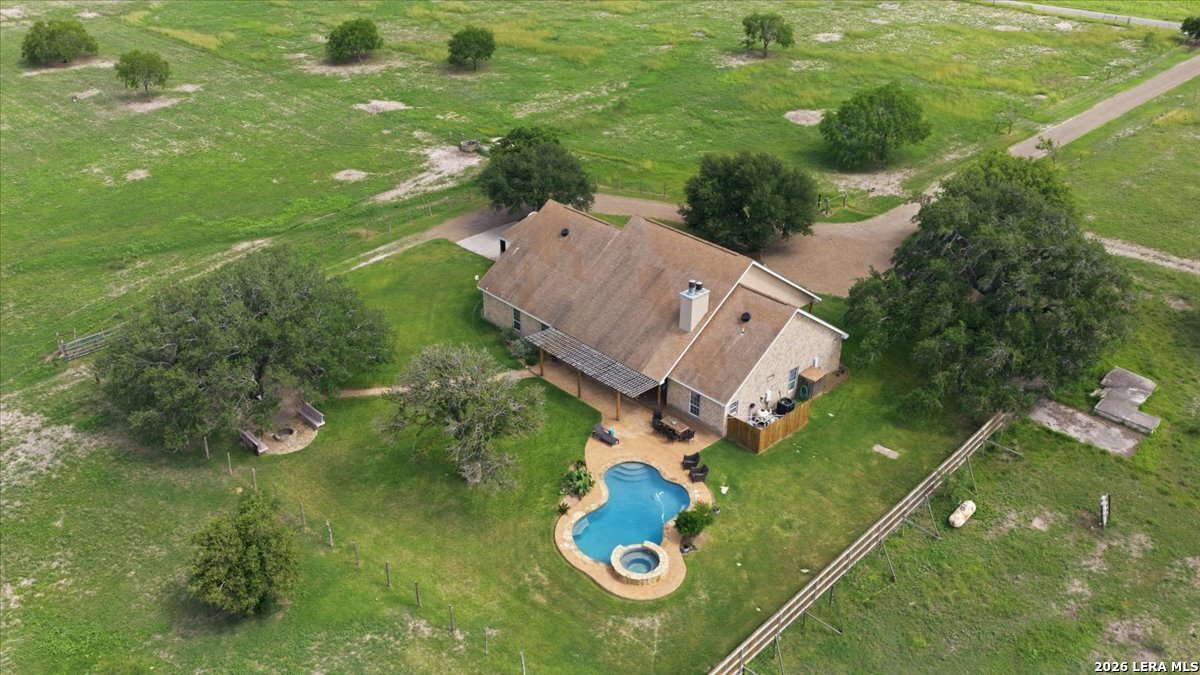 279 Cr 302 George West TX 78022