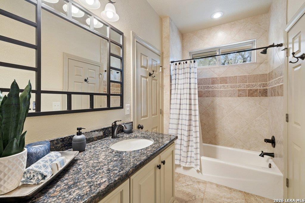 232 Crooked Oak Round Mountain TX 78663