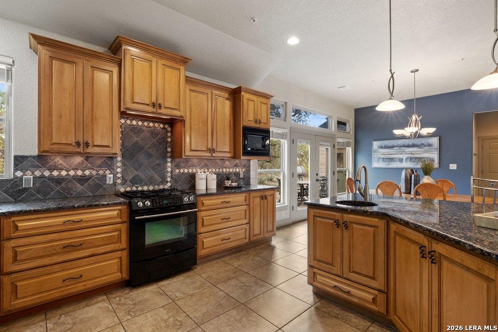 232 Crooked Oak Round Mountain TX 78663