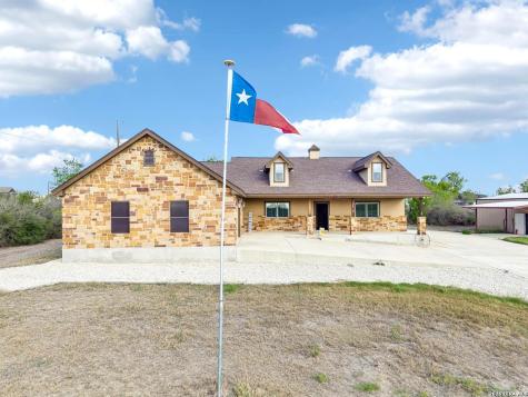 6197 Pfeil Road Schertz TX 78154