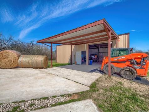 6197 Pfeil Road Schertz TX 78154