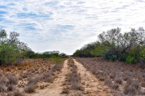 000 Easement Road Laredo TX 78045