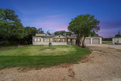 2921 County Road 251 Hondo TX 78861