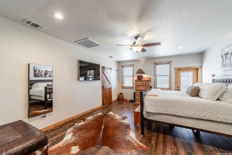548 Franklin Lane Yancey TX 78886