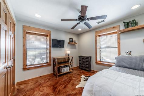 548 Franklin Lane Yancey TX 78886