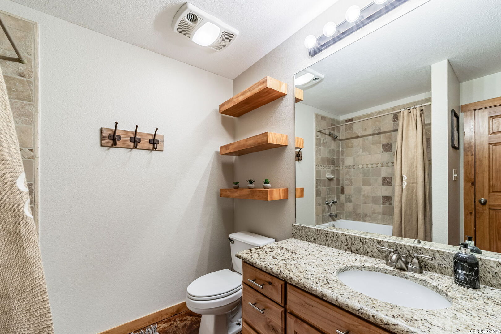 548 Franklin Lane Yancey TX 78886