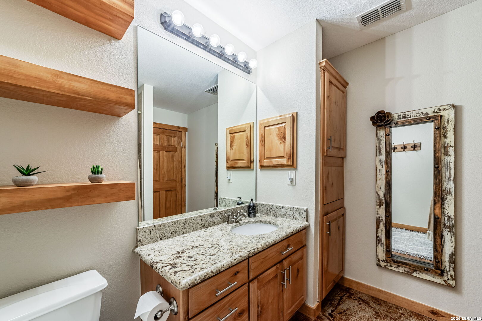 548 Franklin Lane Yancey TX 78886