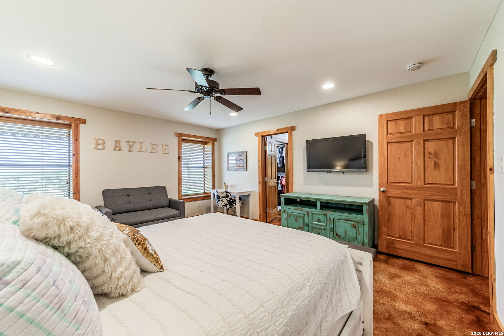 548 Franklin Lane Yancey TX 78886