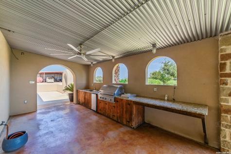 548 Franklin Lane Yancey TX 78886