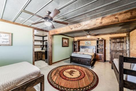 548 Franklin Lane Yancey TX 78886