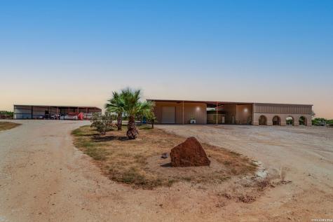 548 Franklin Lane Yancey TX 78886