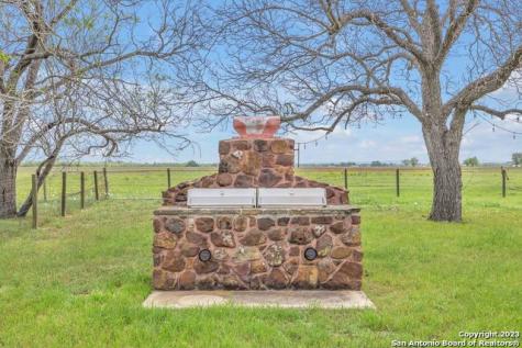 16547 E Gable Road St Hedwig TX 78152