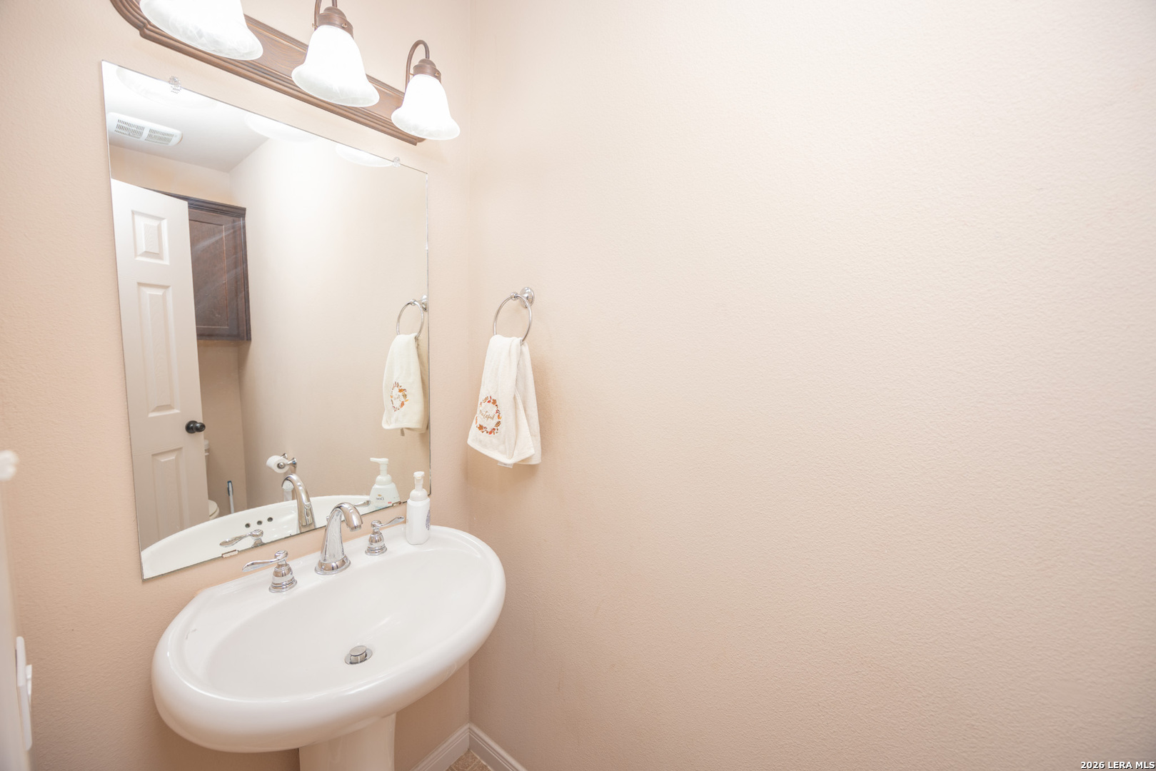 1405 County Road 251 Hondo TX 78861