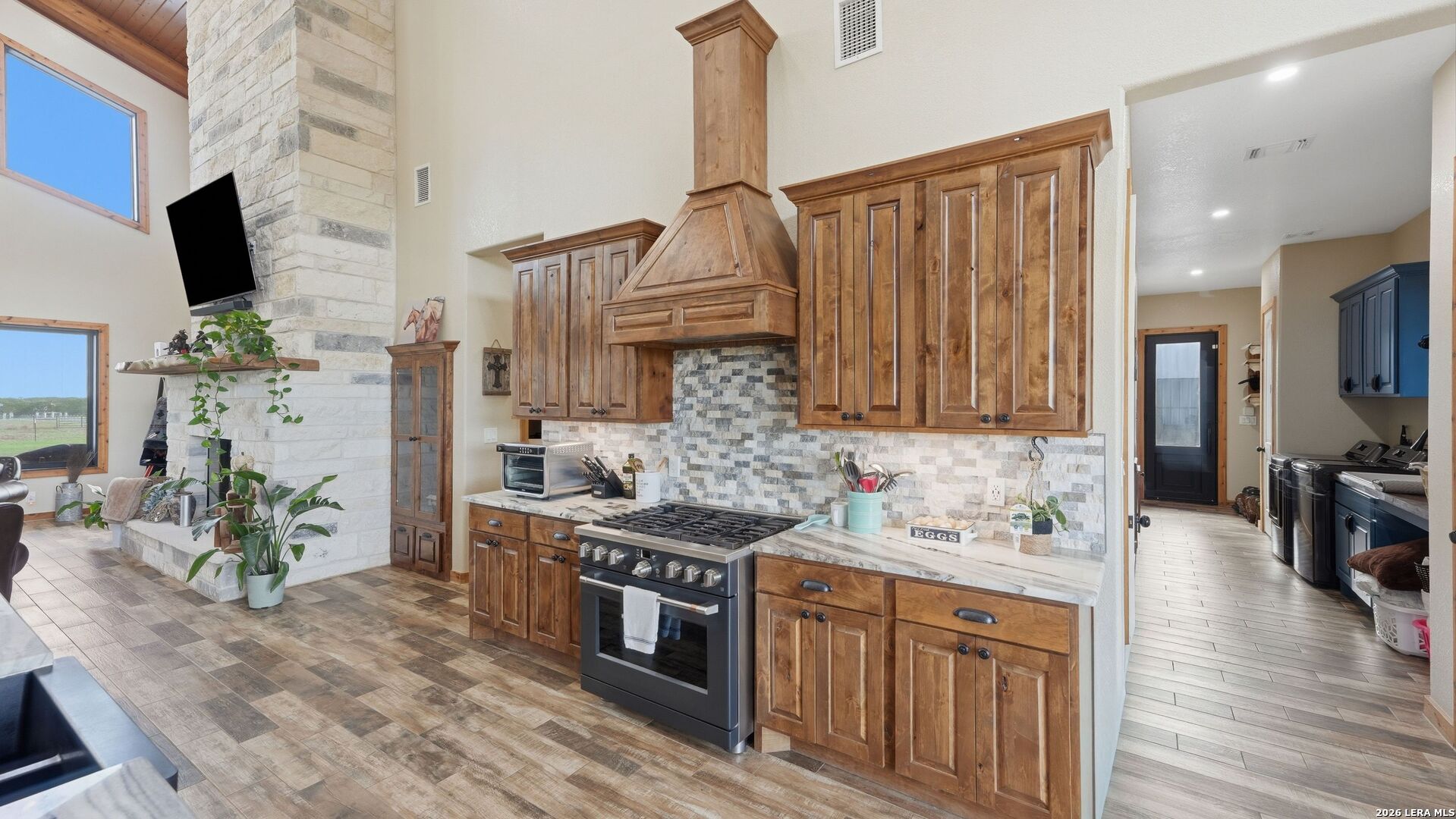 12093 New Sulphur Springs Road Adkins TX 78101
