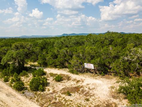 14618 S State Highway 16 Pipe Creek TX 78063